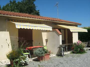 Gîte pour 2 personnes, avec jardin à Lherm
