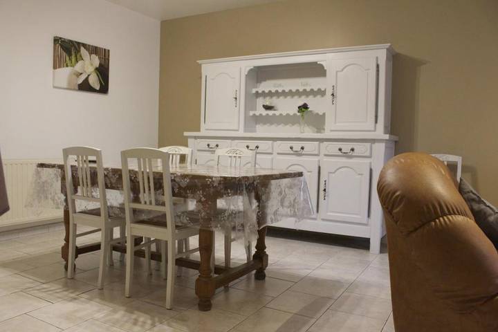 Location de vacances pour 6 personnes, avec vue et jardin à La Rochepot - 2