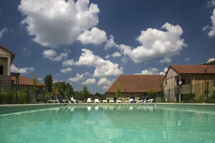 Aparthotel para 2 personas, con terraza y piscina, Se admiten mascotas - 1