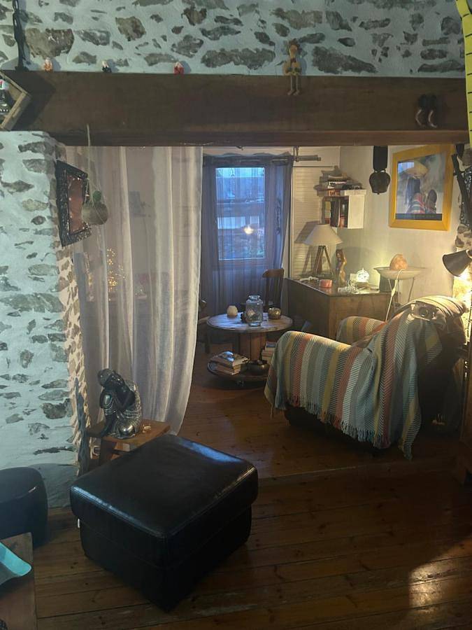 Gîte pour 4 personnes, avec jardin ainsi que terrasse et vue dans Rochetrejoux - 2