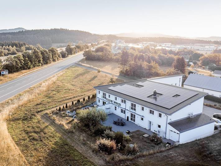 Hotel für 2 Personen, mit Terrasse und Whirlpool, kinderfreundlich in Rock am Ring - 4