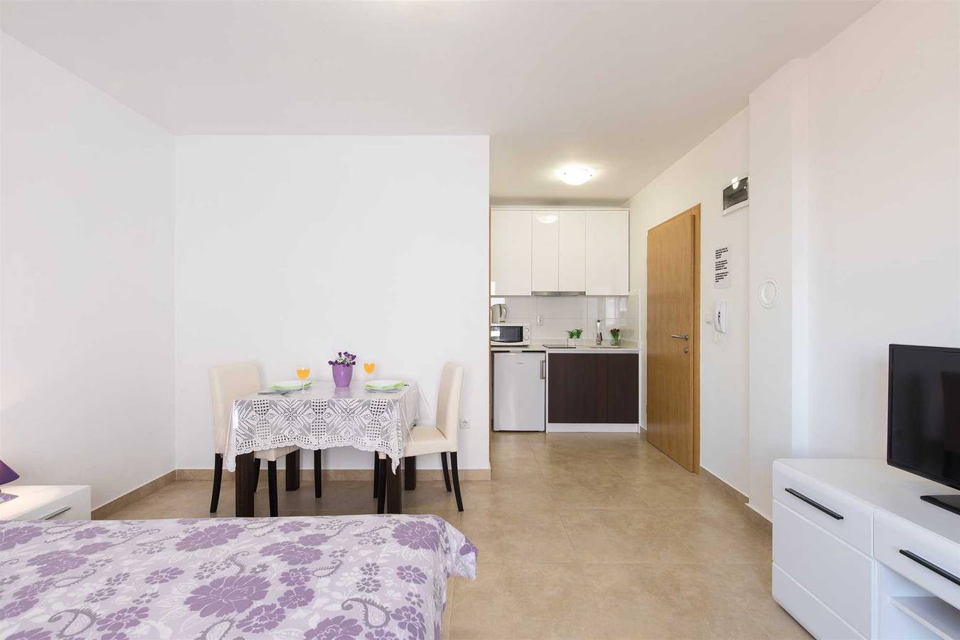 Ganze Wohnung, Studio-Apartment Nino 1 in Malinska-Dubašnica, Krk