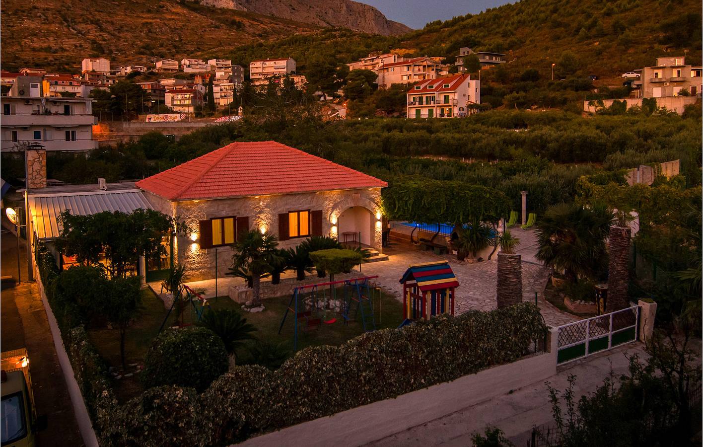 „Gemütliche 1-Zimmer-Wohnung mit Pool, WLAN und Zugang zum Strand“ in Dugi Rat, Split-Dalmatien