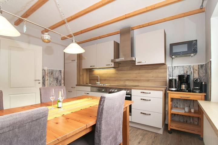 Ferienhaus für 4 Personen, mit Terrasse und Garten in Norden - 3