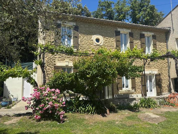 Location de vacances pour 4 personnes, avec jardin, animaux acceptés à Courthézon