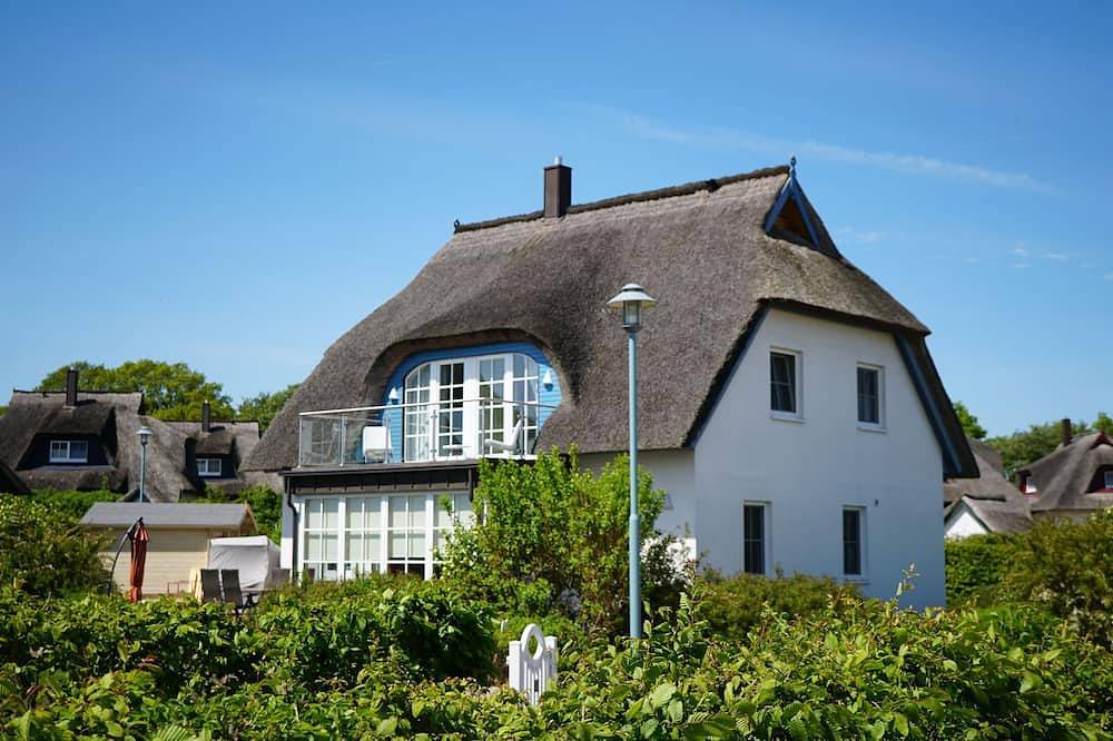 Ferienhaus \"Blaues Wunder\" unter Reet am Achterwasser mit Sauna, Kamin und Wlan in Zinnowitz, Usedomer Norden
