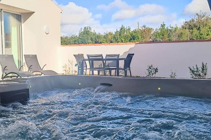 Chalet pour 4 personnes, avec terrasse et jardin