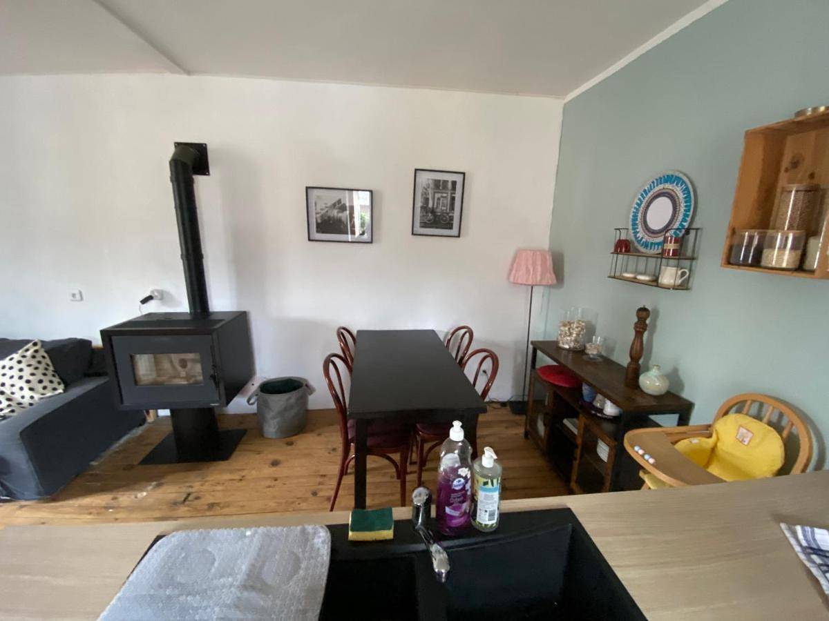 La maison à la porte bleue in Voutezac, Région de Brive-la-Gaillarde