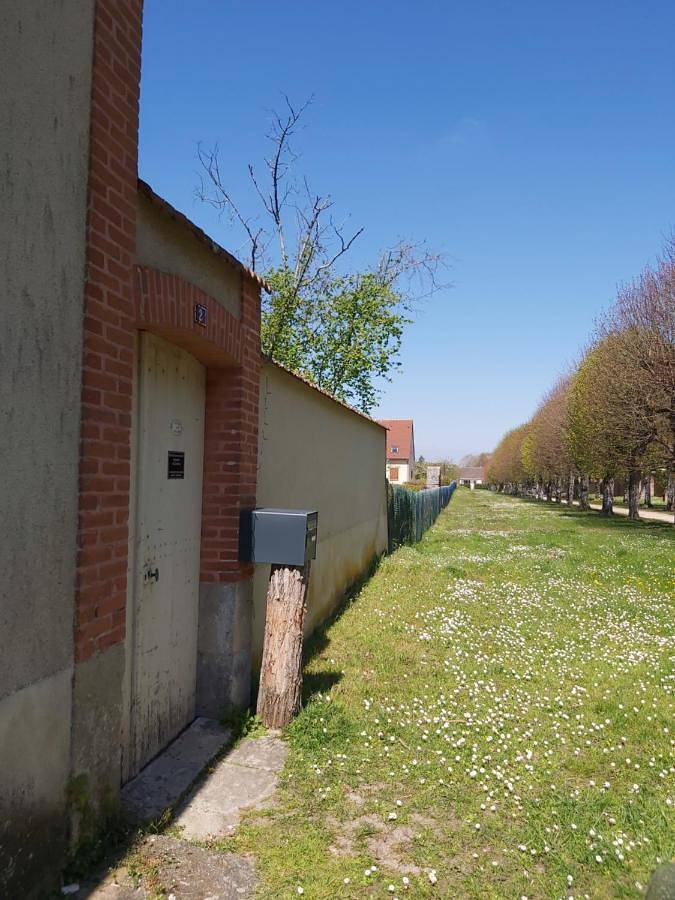 Location de vacances pour 4 personnes, avec Balcon et Jacuzzi ainsi que Terrasse et Jardin à Boiscommun - 2