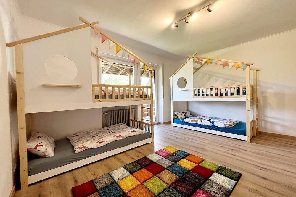 Ganze Wohnung, Ferienhaus Lieblingsplatz (150m2) mit großem Garten in Blaibach, Ostbayern