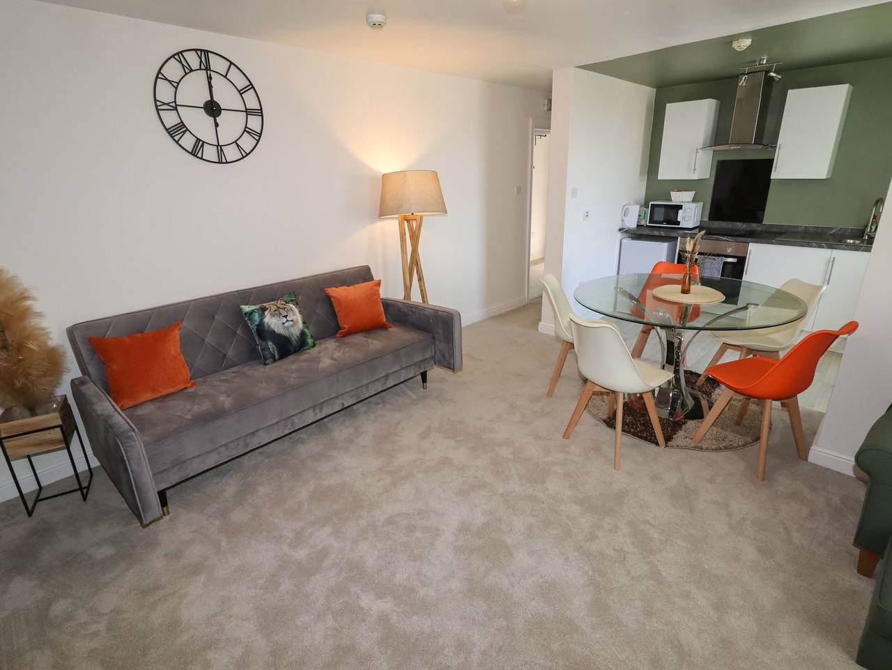 Entire apartment, Room 8 Loft Suite Third Floor in Blackpool Pleasure Beach, North West England