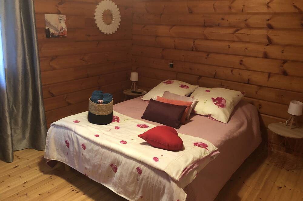 Chambre Rose 2 cool 👍🏻 4 adults in Peri, Ajaccio und Umgebung