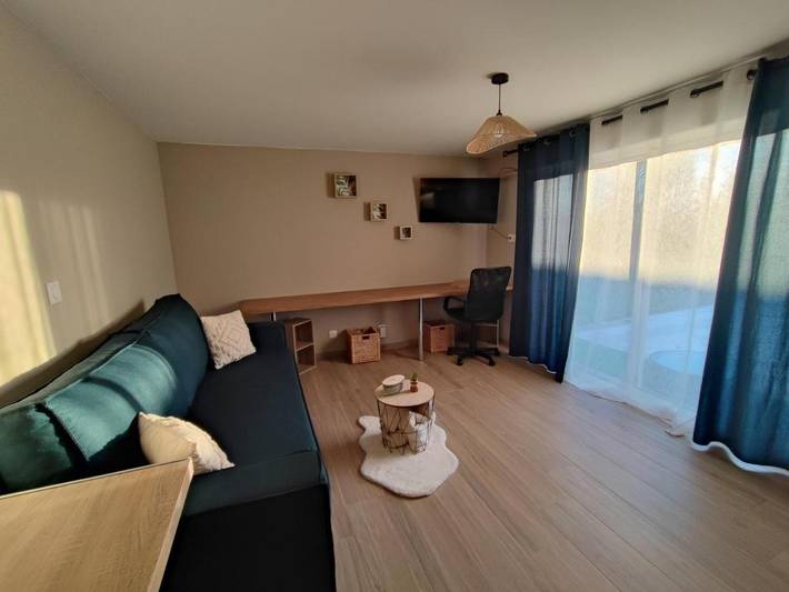 Gîte pour 3 personnes, avec Terrasse ainsi que Jardin et Vue à Auchy-au-Bois
