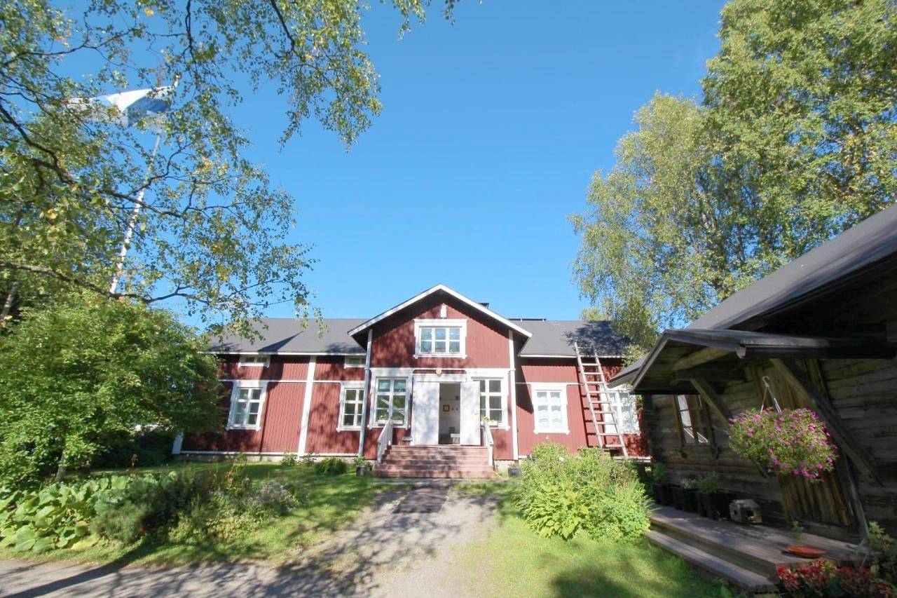 Lauri Historical Log House Manor in Rovaniemi, Laponie