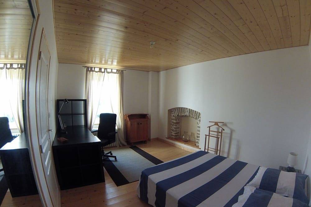 Typisches Haus, komplett renoviert, komfortabel und warm. in Plonéour-Lanvern, Quimper und Umgebung
