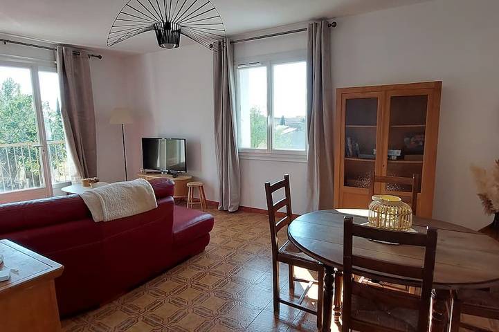 Location de vacances pour 7 personnes, avec balcon et jardin à Caunes-Minervois - 2