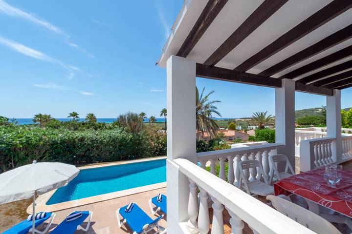 Villa for 6 people, with terrace and garden, with pets in Platja Son Bou