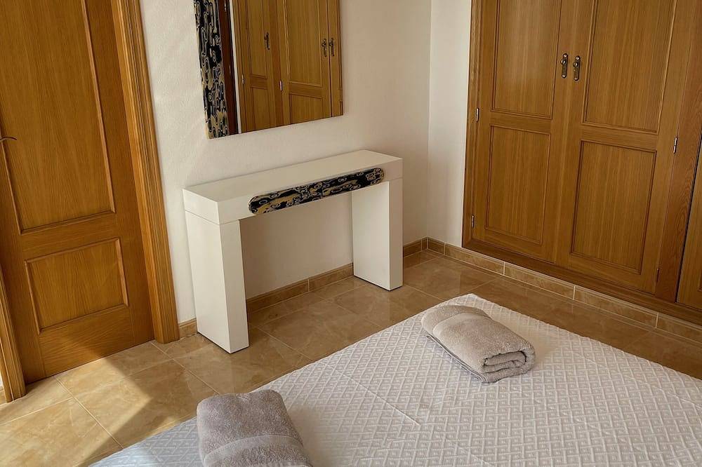 Apartamento entero, El Campello Duplex Penthouse 3 Bed with Sea, Beach, Marina & Mountain Views in Playa Carrer La Mar, Campello