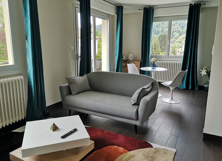 Chambre d’hôte pour 2 personnes, avec jacuzzi et jardin ainsi que sauna et piscine dans le Jura - 4