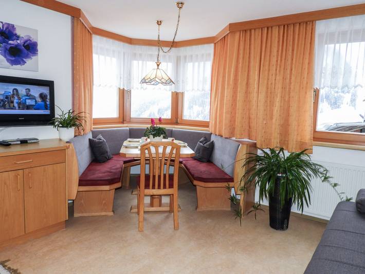 Ferienwohnung für 6 Personen, mit Terrasse und Garten sowie Sauna in Tiroler Oberland - 4