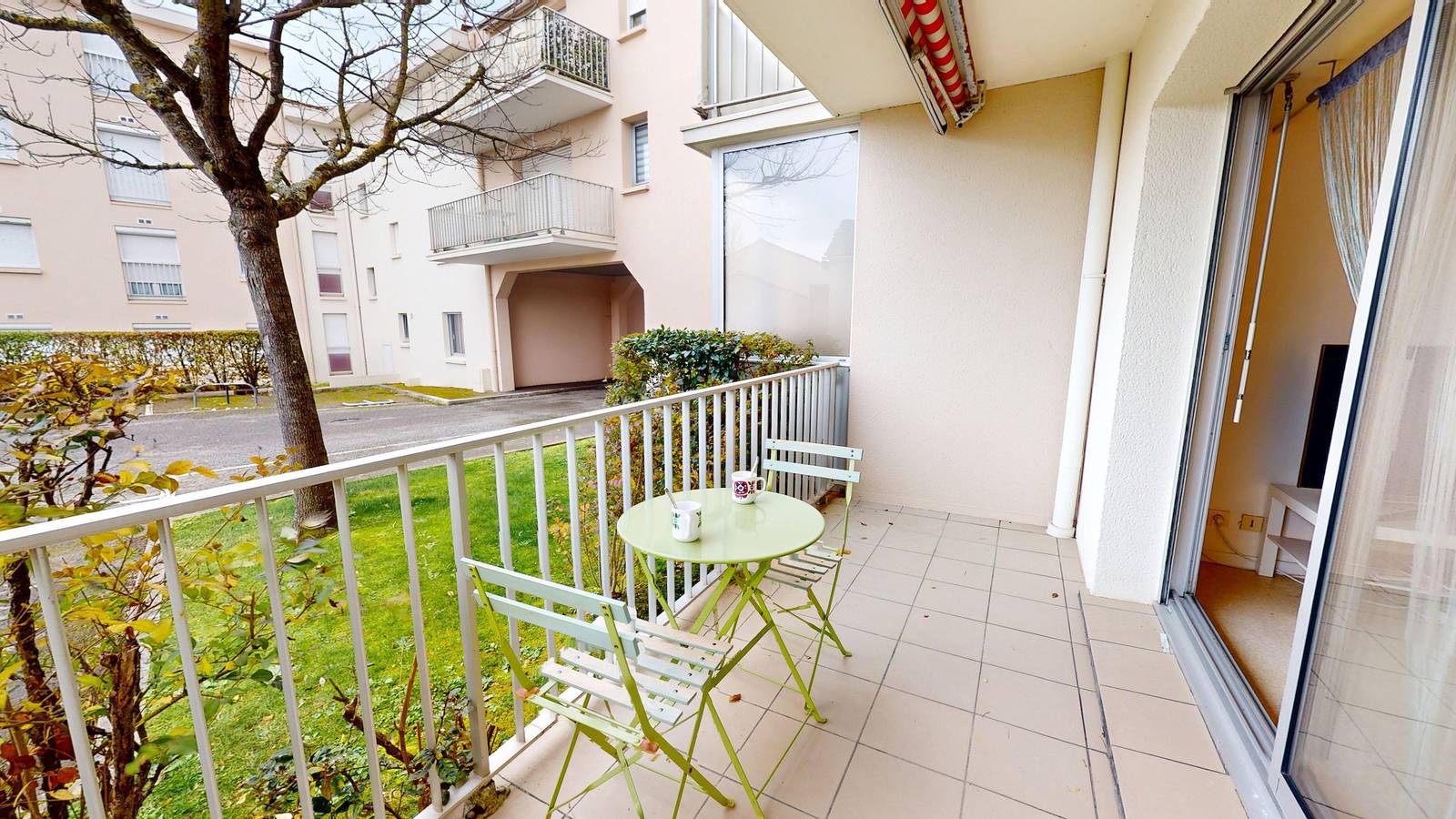 Entire apartment, Cocon Royal - Terrasse & Plage à 800m in Saint-Gilles-Croix-de-Vie, Loire Valley