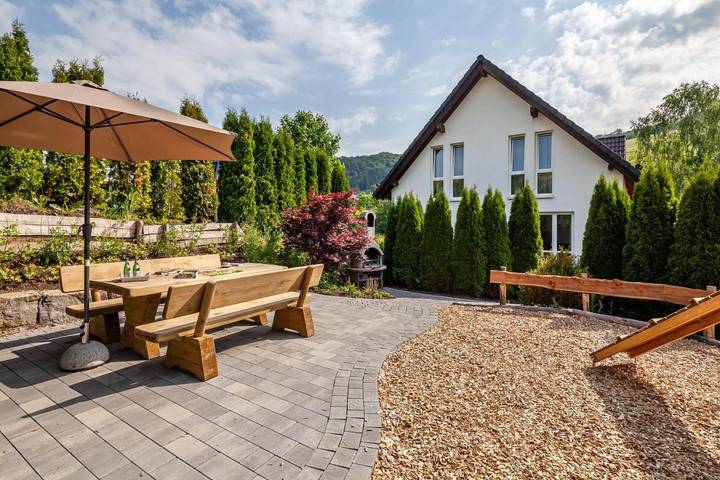 Ferienhaus für 11 Personen, mit Sauna und Ausblick sowie Garten, kinderfreundlich