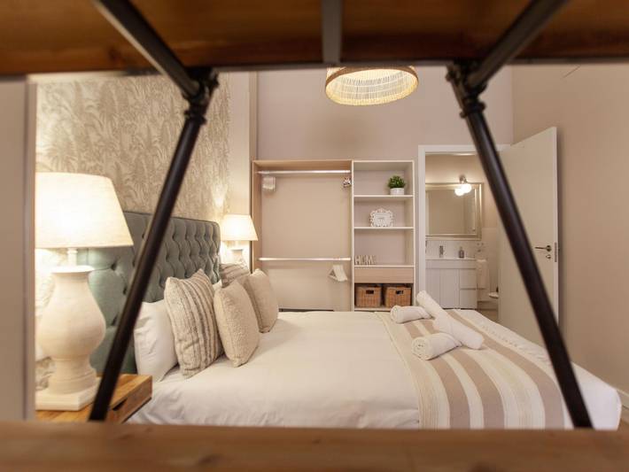 Apartamento entero, Elegante Loft a 100 m de la playa en Valencia con Wi-Fi y aire acondicionado in La Malvarrosa, Valencia