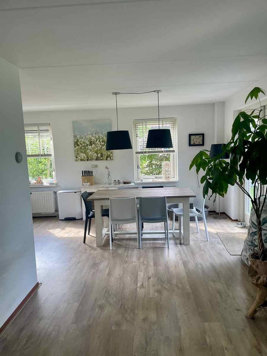 Attraktives 6-Personen-Ferienhaus in Zonnemaire in Zonnemaire, Zeeuwse Kust