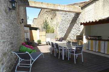 Location de vacances pour 7 personnes, avec jardin et balcon, animaux acceptés à Montlaur (Languedoc-Roussillon)