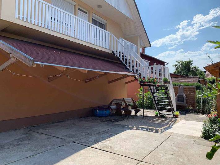 Ganze Ferienwohnung, Ferienwohnung Kinderfreundlich mit Dekorationen in Balatonlelle, Plattensee Südufer