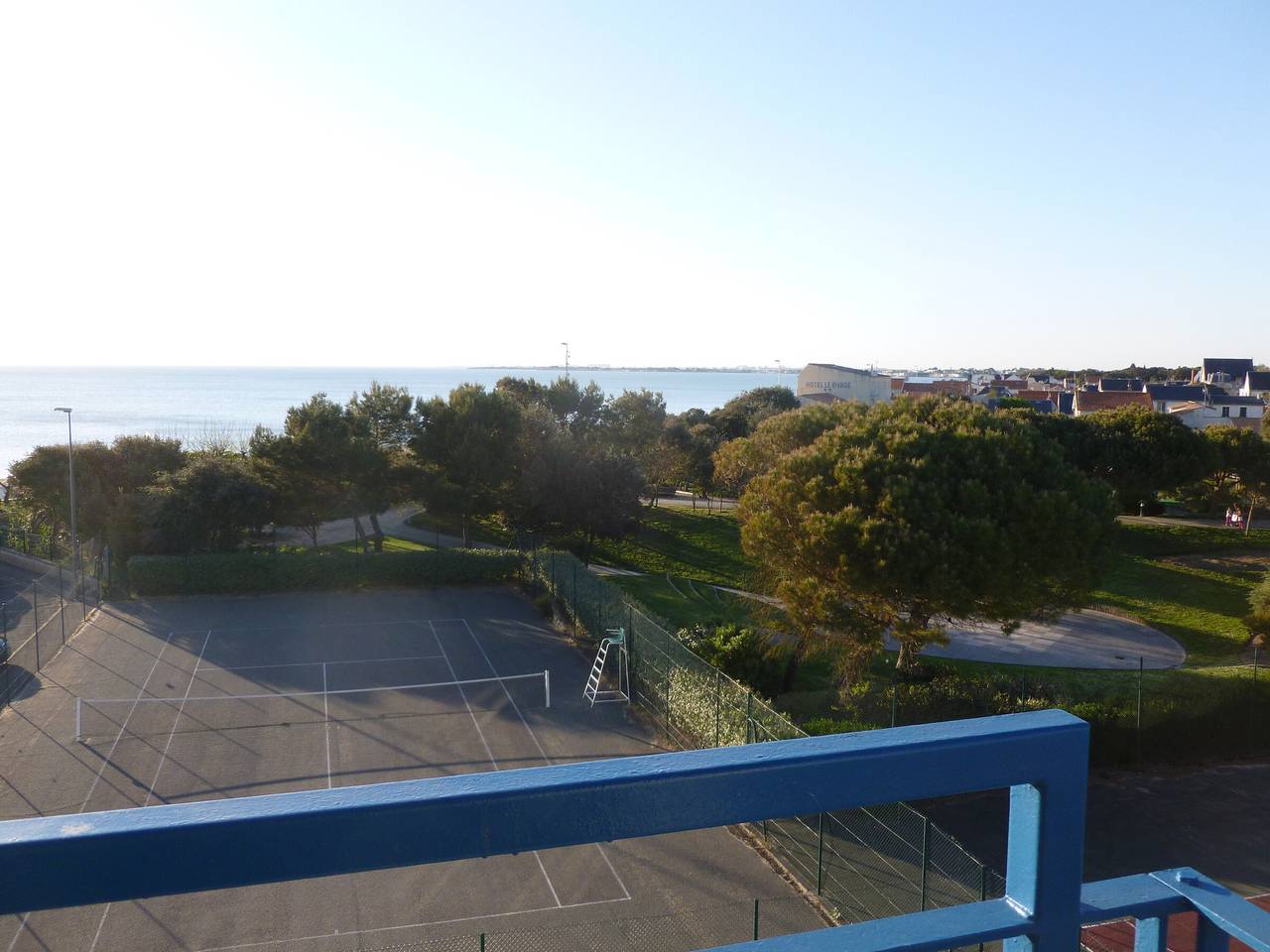 Appartement entier, Châtelaillon-Plage : T2 panoramique sur la mer pour 2 avec piscine in Châtelaillon-Plage, Région de La Rochelle