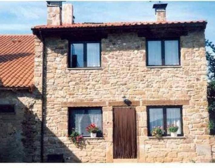 Landhaus 'Sierra De Tabanera' in Soria mit Aussicht und privatem Garten in Almarza, Soria Provinz
