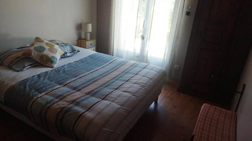 Gîte pour 2 personnes, avec terrasse ainsi que vue et jardin à Dommartin - 2