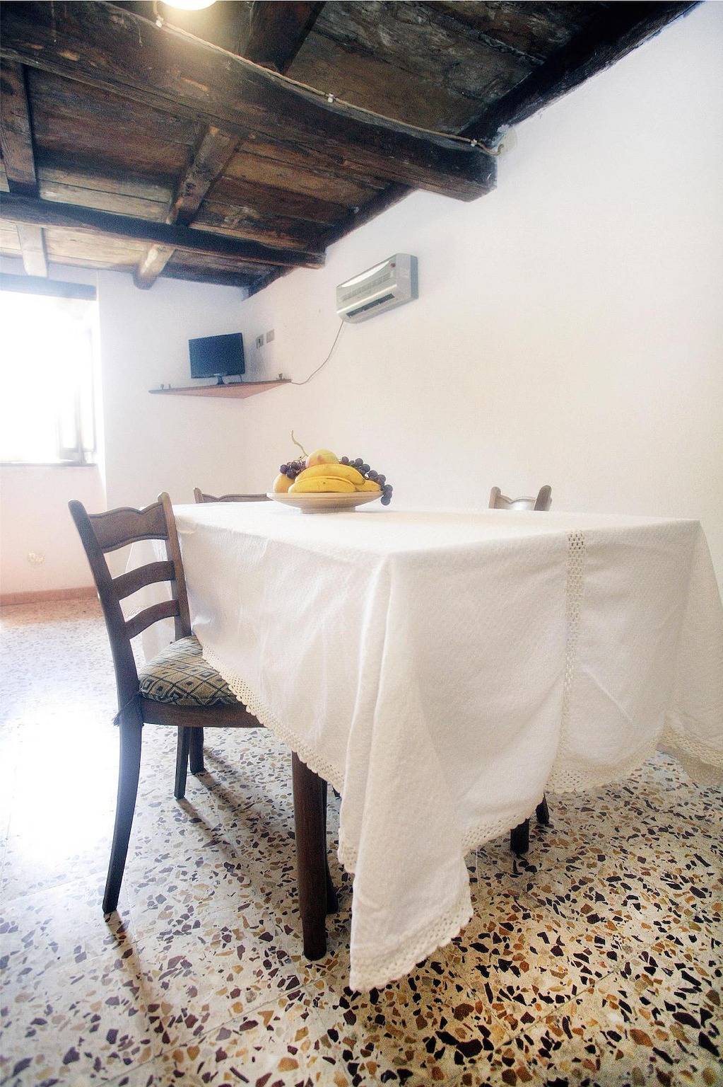 Ganze Ferienwohnung, Le Dispense' Haus Berg und See in Pescorocchiano, Rieti Provinz