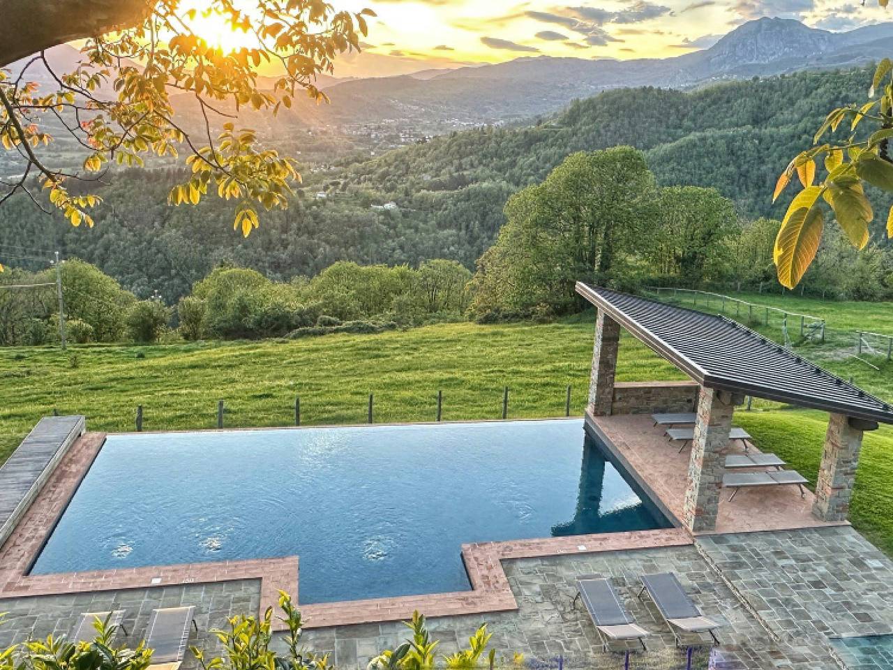 Appartamento intero, Appartamento in pietra con piscina e vista in Pieve Fosciana, Garfagnana