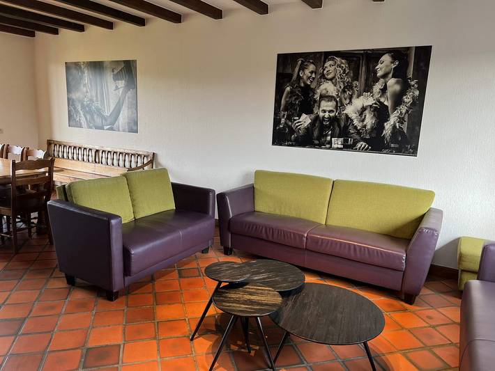 Location de vacances pour 10 personnes, avec sauna ainsi que jardin et terrasse à Somme-Leuze - 2