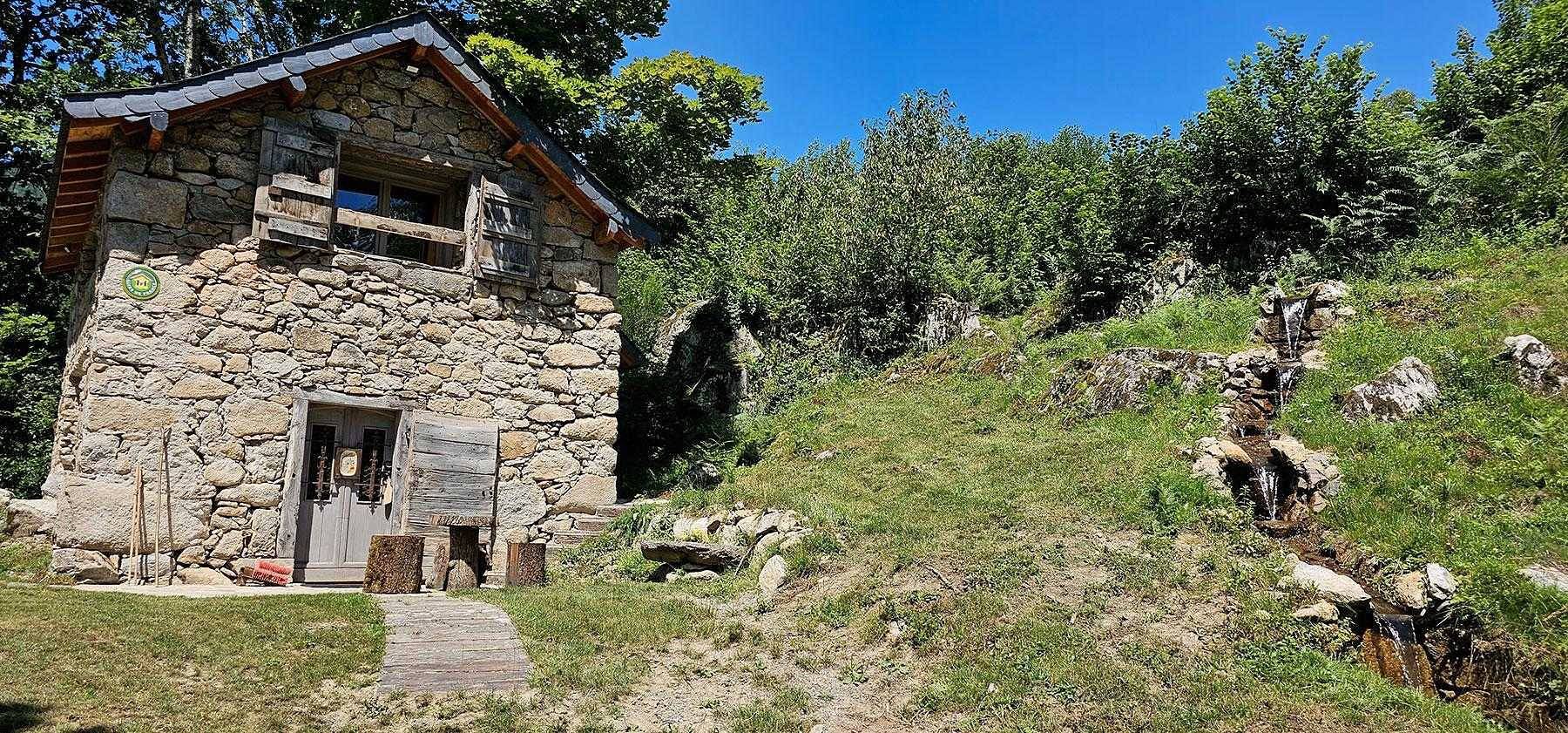 Casa de huéspedes para 2 personas con jardín in Ercé, Parque Natural Regional de los Pirineos de Ariège