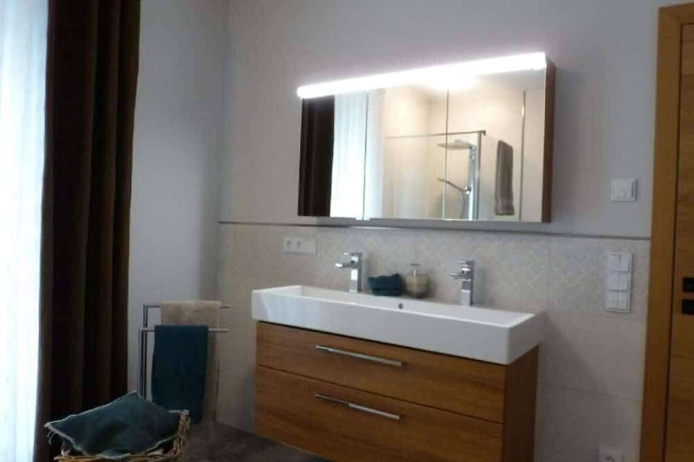 Ganze Wohnung, Modern 5* Fewo im Dreiländereck D-Lux-Bel - Ein Paradies\nzum Wandern und Radeln. in Habscheid, Eifelkreis Bitburg-Prüm