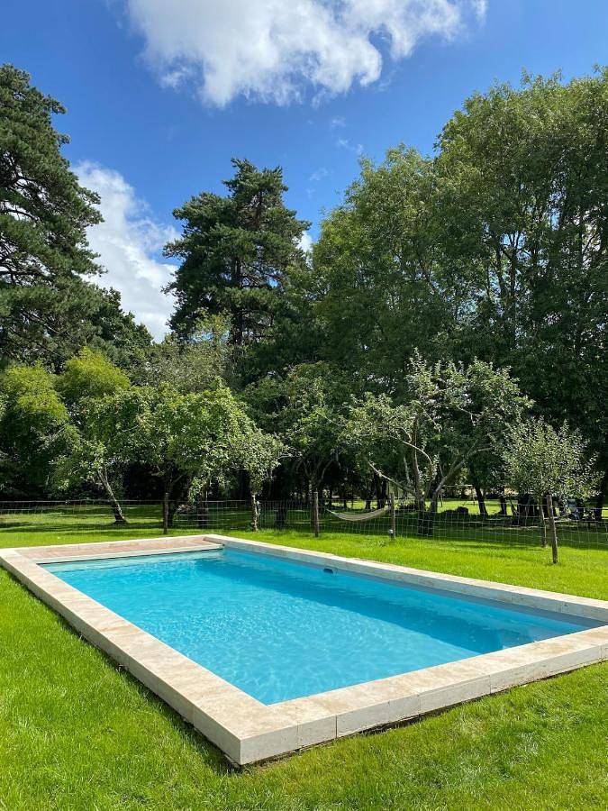 Location de vacances pour 15 personnes, avec piscine et jardin ainsi que vue et vue sur le lac à Longraye - 2