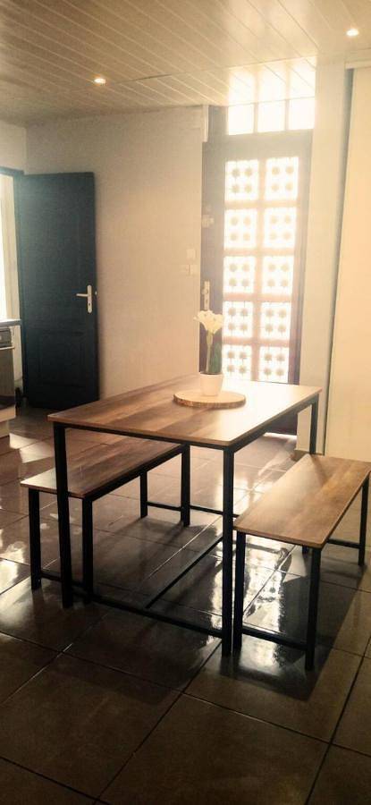Gîte pour 8 personnes, avec terrasse ainsi que vue et jardin à Floirac - 2