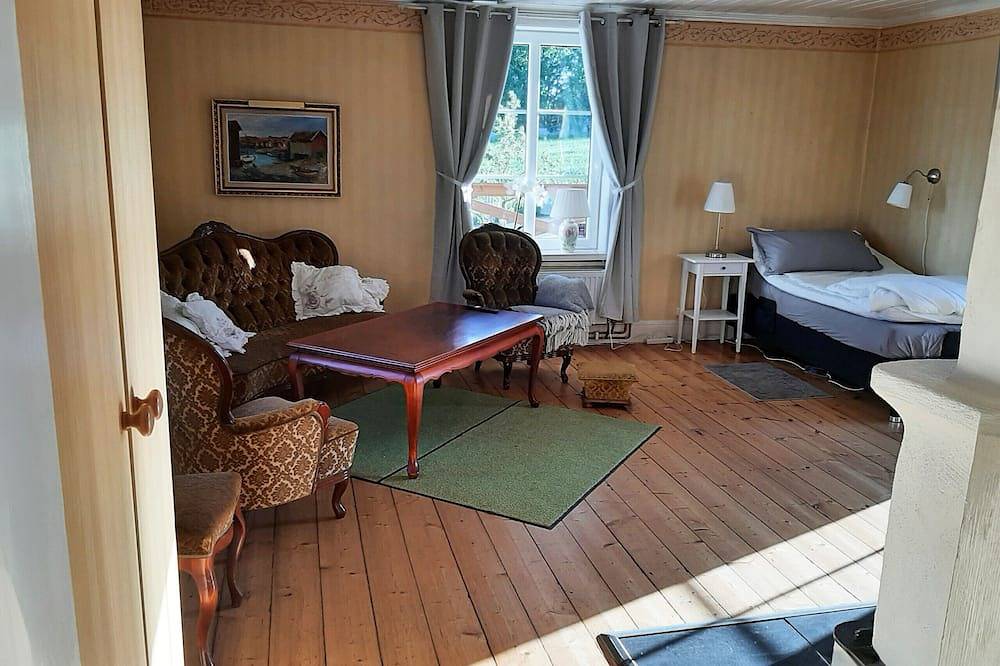 Charmantes Ferienhaus mit Aussicht auf die Landschaft und in der Nähe des Vättern| in Hjo, Vättern