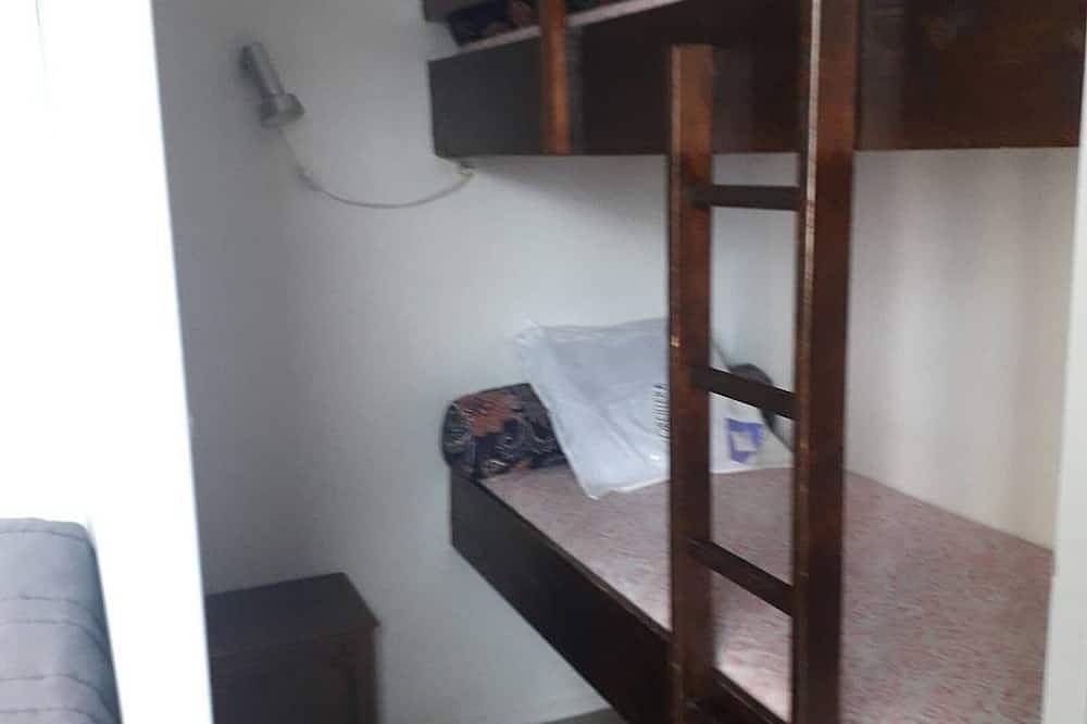 Entire apartment, Cozy Studio for 6 near Slopes with Free Parking, Ski Locker, and Optional Amenities in La Pierre Saint-Martin, Arette