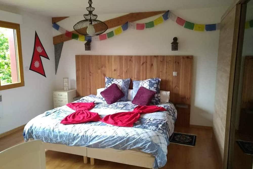 Holzboden auf dem Land in Andres, Calais und Umgebung