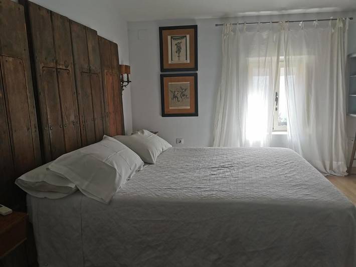 Casa rural para 3 personas, con vistas y terraza, Se admiten mascotas en Casar de Cáceres