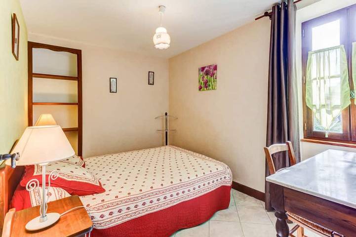 Location de vacances pour 6 personnes, avec piscine ainsi que terrasse et jardin à Prats-du-Périgord - 2