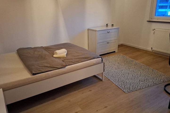 Ganze Wohnung, Zimmer \"white\" in Wg - zentral & ruhig - Vw, Autostadt, Vfl- Parkplatz und Wlan in Wolfsburg, Braunschweig und Umgebung