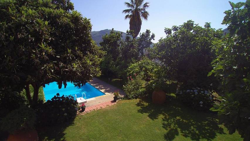 Bed and breakfast para 3 pessoas, com jardim e piscina em Manteigas