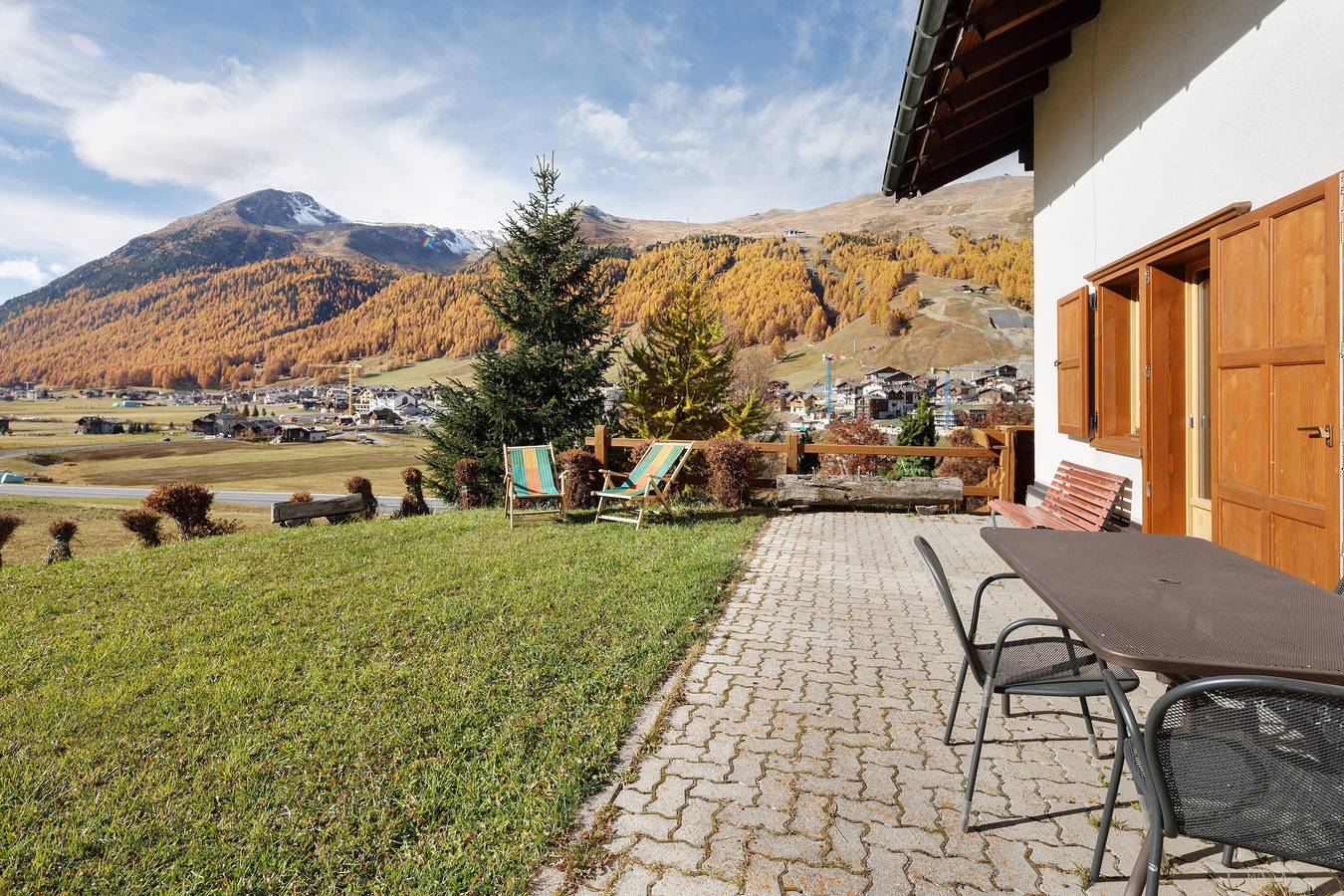 Appartement entier, Appartement avec vue sur les montagnes, jardin commun et Wi-Fi in Livigno, Valtellina