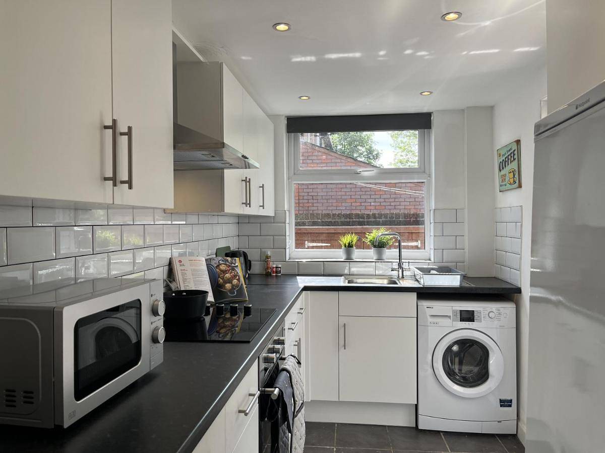Entire apartment, Three-Bedroom House in Wigan, Greater Manchester