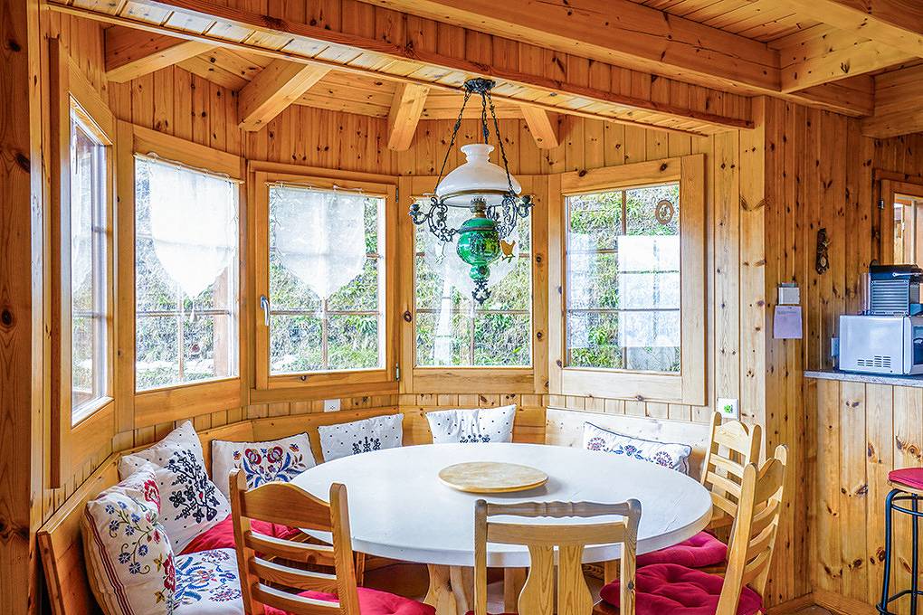 Holiday home for 9 people with balcony in Les Masses, Hérémence